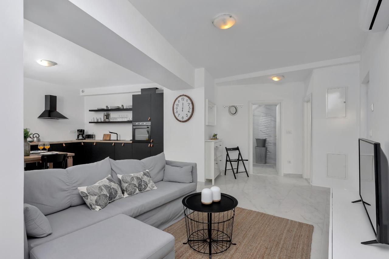 Apartment Lotte With Private Pool In The City Center! Makarska Luaran gambar
