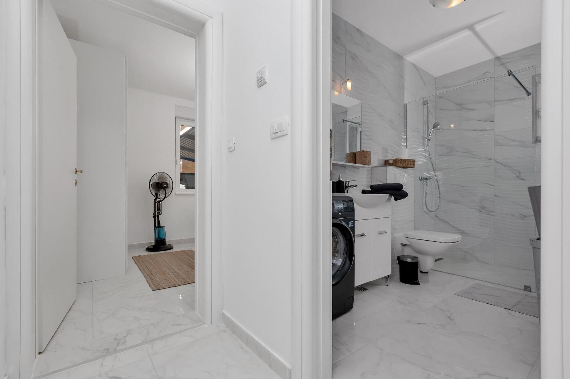 Apartment Lotte With Private Pool In The City Center! Makarska Bilik gambar