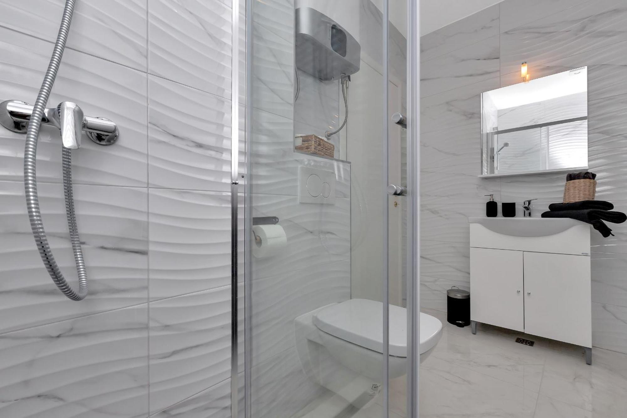 Apartment Lotte With Private Pool In The City Center! Makarska Bilik gambar